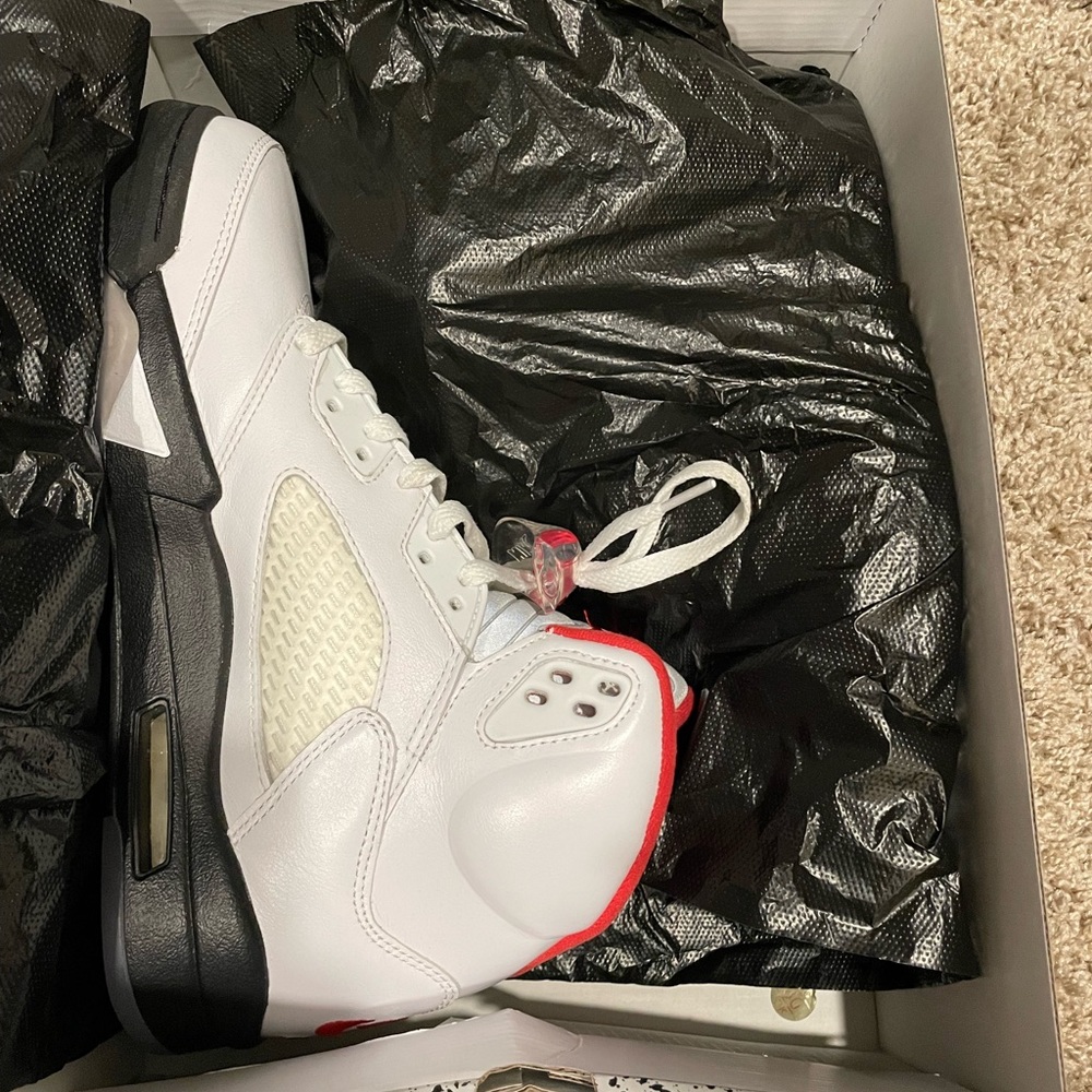 Fire red 5’s